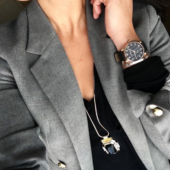 Banana Republic Grey Boyfriend Blazer (size 6) - Picture 7 of 8